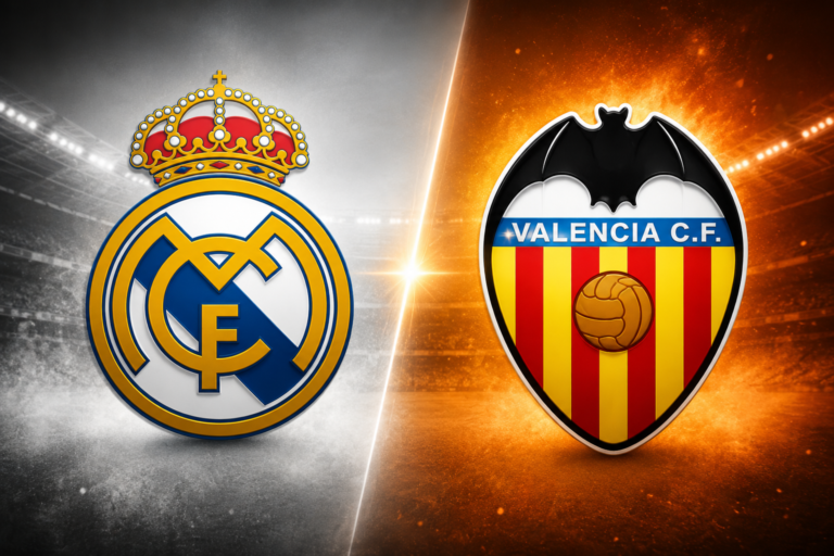 Logos del Real Madrid y Valencia CF antes del partido disputado en el Santiago Bernabéu